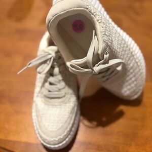 Dolce Vita Woven Beige Sneakers